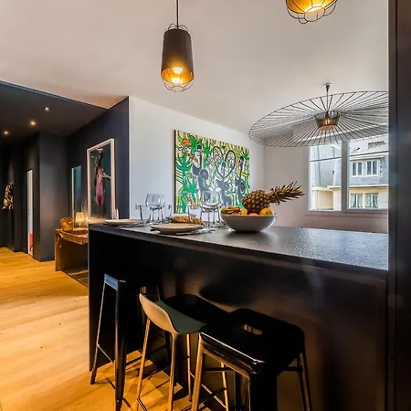 Catwalk Keyweek 2 Bedroom In Center Parking Apartment